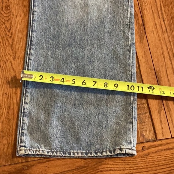 Levi’s rib cage wide leg, light wash denim blue jeans. Women’s size 27 - Picture 13 of 16